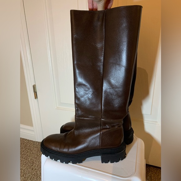 Brown boots - Picture 2 of 4